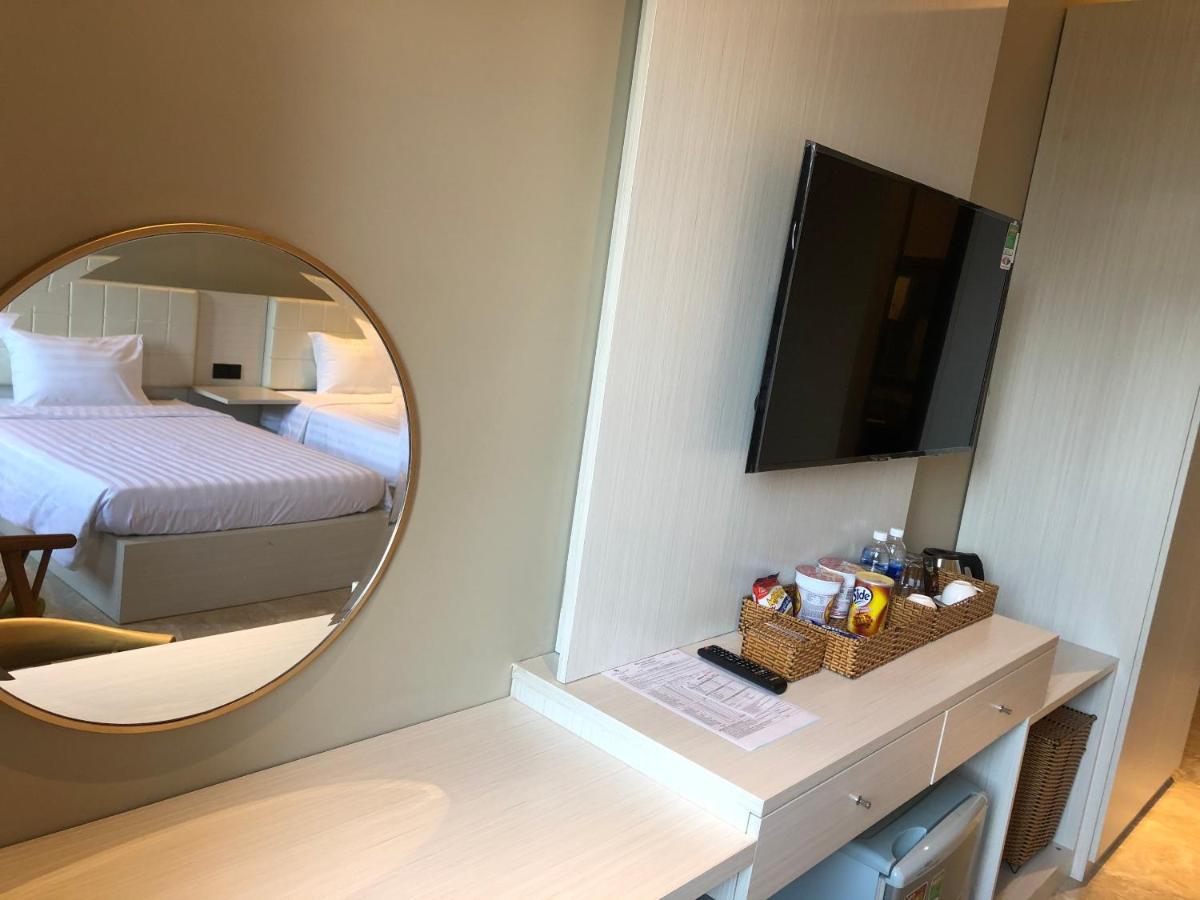 Golden Emerald Hotel