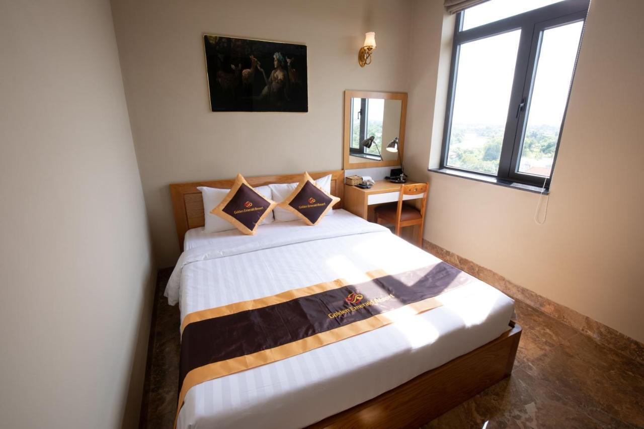 Khách sạn Golden Emerald 3*
