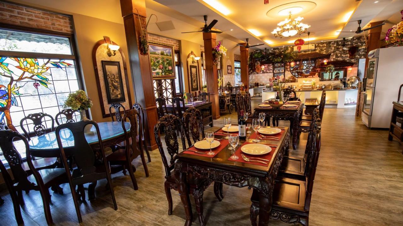 Khách sạn Golden Emerald 3*