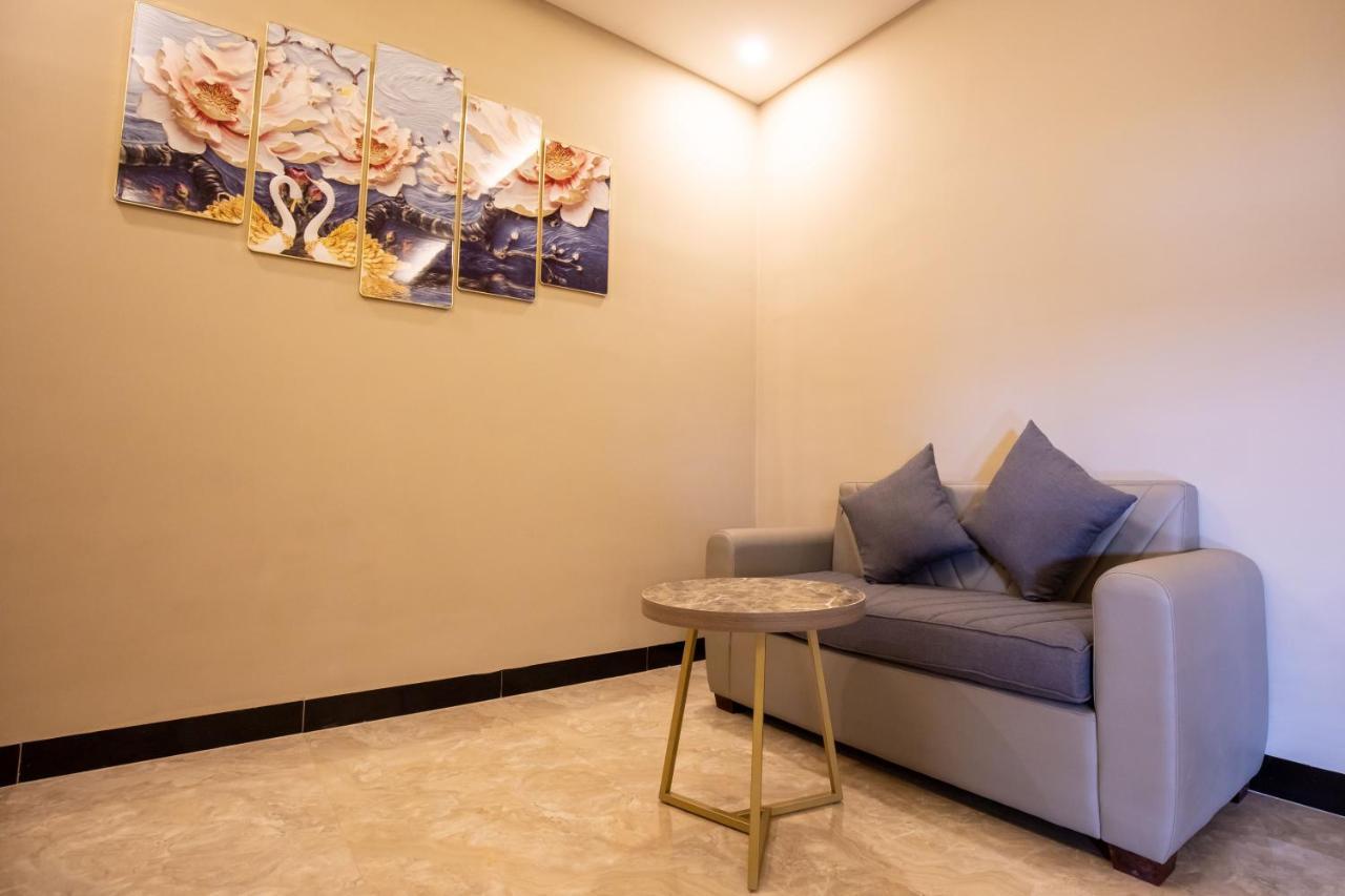 Khách sạn Golden Emerald 3*